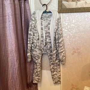 Sherpa Lined Jacket and Pants in Gray Camouflage